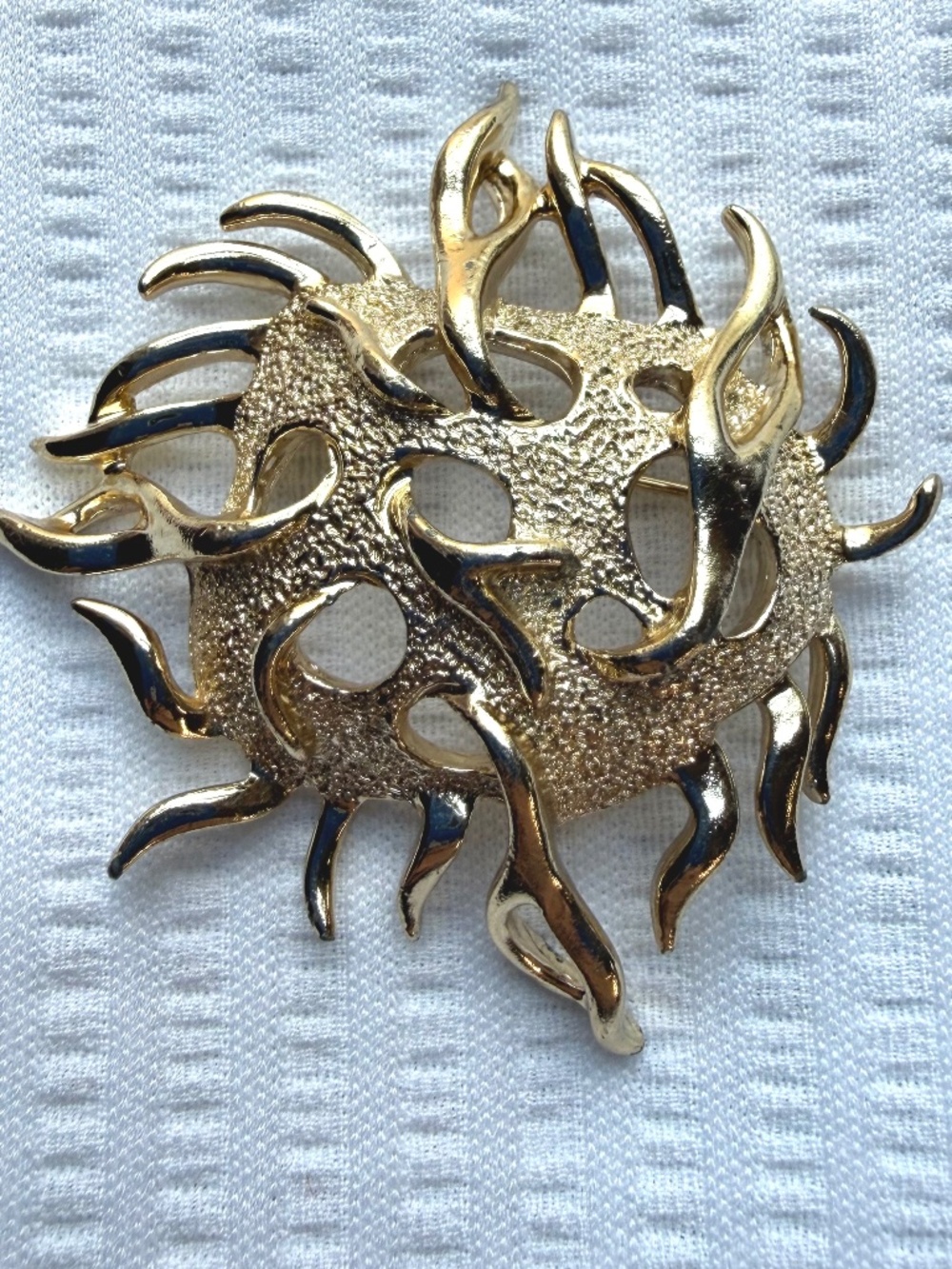 Sarah Coventry Vintage, Mid-Century Modern "Sea Urchin" brooch/pin